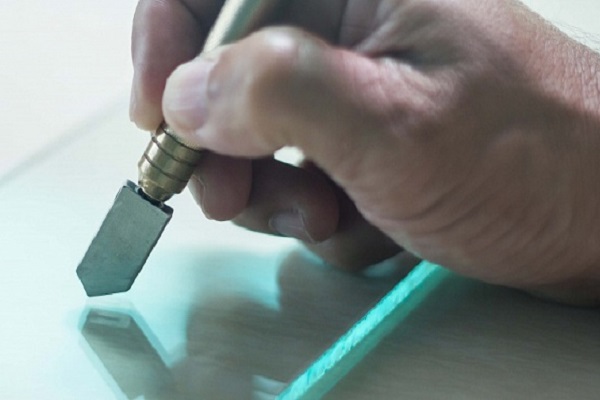 Как резать стекло, виды инструмента для порезки стекла | Sklomax | Sklomax