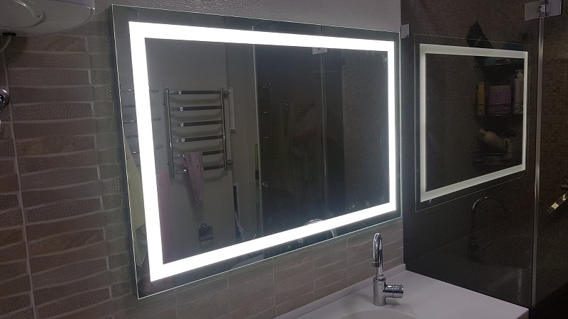 Зеркало настенное с LED подсветкой